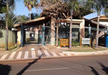 San lorenzo - casa em bom local do condomínio, tipo sobrado, com 3 dorms, sendo 1 suite.