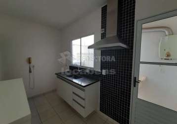 Parque da liberdade i - casa com 3 dormitórios, 2 w.c. e ar-condicionado no quarto principal e na sala