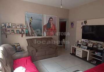 Casa bem localizada, com 03 dormitórios tipo apartamento no bairro jardim planalto