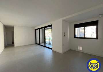 Apartamento com 02 dormitórios no centro