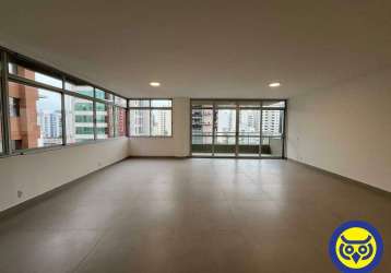 Apartamento com 04 dormitórios no centro