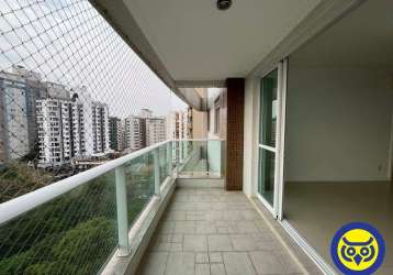 Apartamento com 03 dormitórios e vista mar no centro