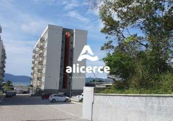 Apartamento mobiliado, com 2 dormitórios na praia de fora - palhoça - sc