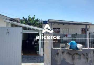 Casa à venda com 4 quartos , 140m² em forquilhinha são josé