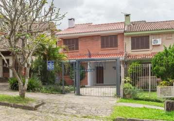 Casa com 3 quartos à venda na rua doutor pitrez, 131, ipanema, porto alegre por r$ 670.000