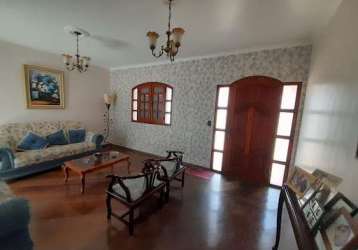 Casa com 3 dormitórios à venda, de 365 m² por r$ 820.000 - santana - varginha/mg