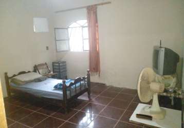 Casa simples, 1 quarto com quintal - ouro preto, nova iguaçu/rj