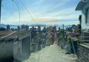 Casa com 2 quartos à venda na rua antônio eleutério vieira, 610, agronômica, florianópolis por r$ 395.000