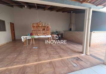 Casa com 3 dormitórios para alugar, 200 m² por r$ 2.200,00/mês - jardim adelaide - itumbiara/go