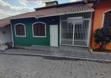 Oportunidade casa em condomínio   bairro rio branco