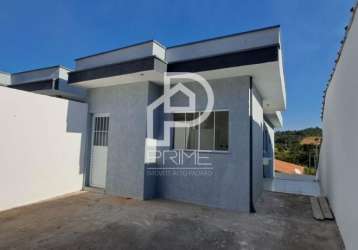 Casa a venda no residencial estoral com o terreno de 150m², sendo 76,25m² de área construída, o imóvel contém 2 dormitórios, sendo 1 suíte, sala, cozinha, área de serviço e 2 vagas de garagem.