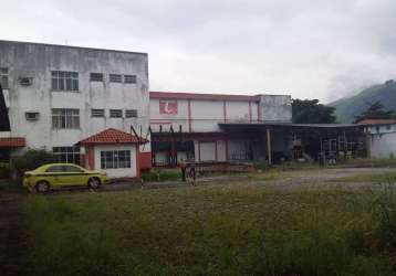 Vendo área  7.500m sendo 3.000m construida em campo grande rj.