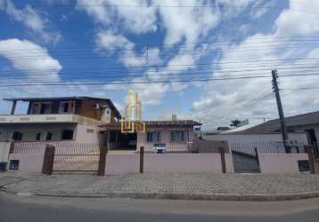 Casa com 4 quartos à venda no são domingos, navegantes , 176 m2 por r$ 680.000