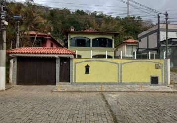 Casa duplex em petrópolis - corrêas