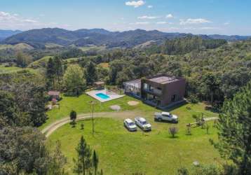 Sítio c/casa moderna e piscina,entre angelina e rancho queimado