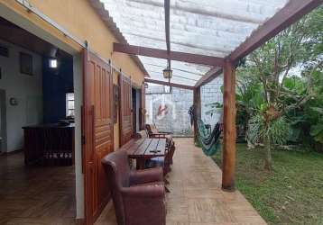 Casa com 3 quartos à venda na praia do lazaro, ubatuba  por r$ 650.000