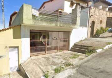 Casa com 4 dormitórios , 3 banheiros,1 cozinhas, 1 áreas de serviço disponível.