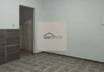 Casa com 50m² 1 dormitorios 1 sala 1 banheiro r$1.000.00