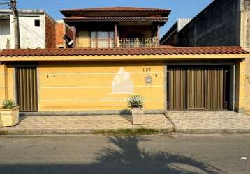 Casa alto padrão com 3 qaurtos, terreno amplo. centro de belford roxo