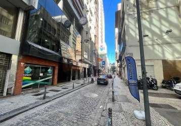 Loja comercial à venda no centro do rio de janeiro rua da quitanda com 172m²  distriuídos em loja, sobreloja e subsolo próximo de metrô, vlt e barcas