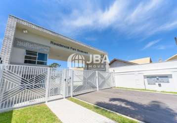 Casa em condomínio com elevador!