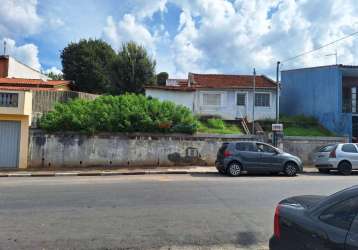 Terreno misto de 478,55m², testada 18m, rua comercial