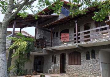 Casa duplex com piscina em itaipuaçu