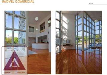 Prédio comercial de arquitetura premiada