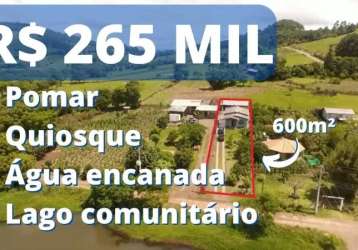 Terreno rural com casa com suíte, pomar e lago comunitário na frente em igrejinha