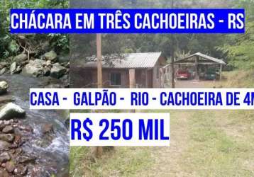 123510 chácara em três forquilhas com casa, galpão, rio, cascata 4 m, terra fértil