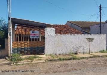 Casa com 3 quartos à venda na rua duzentos e quarenta e um, 400, tijucal, cuiabá por r$ 200.000