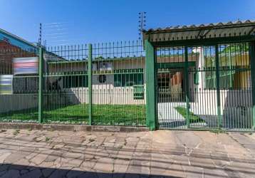 Casa térrea com 3 dormitórios parque santa fé, com 1 suíte, sala de estar, sala de jantar, banheiro social, cozinha, pátio, piscina, garagem coberta para 5 carros e 1 descoberta. nos fundos com uma ed