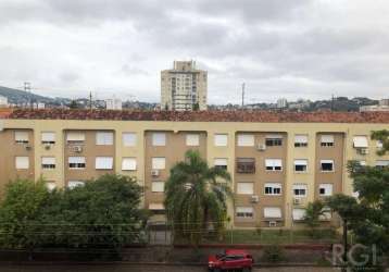 Apartamento de 1 quarto, no bairro jardim botânico, c/45 m² privativo, living p/ dois ambientes, cozinha, banheiro social, de frente, boa ventilação, silencioso. sem vaga de garagem.&lt;br&gt;edifício