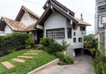 Casa maravilhosa no jardim isabel.&lt;br&gt;com uma linda entrada arborizada, imóvel conta com escritório, três suítes, sala de estar ampla, área gourmet e pátio com piscina.&lt;br&gt;são 4 pavimentos