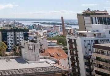 Apartamento de 3 dormitórios, 208 m2 de área privativa, 1 vaga de garagem no bairro independência em porto alegre.&lt;br&gt;&lt;br&gt;sala de jantar, espaçoso living, copa, cozinha, dependência comple