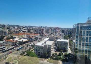 Sala comercial no gran park lindóia, de 24m2, prédio de alto padrão com serviço de concierge, muito iluminada com ótima vista do penúltimo andar, vidros espelhados com redução de raios uv, janelas com