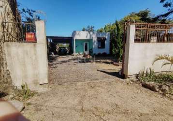 Ótima casa com 2 dormitórios, sala, cozinha,  um banheiro. todas as peças bem amplas.&lt;br&gt;um pátio bem amplo na frente  e nos fundos. aceita carro e estuda proposta agende já sua visita!