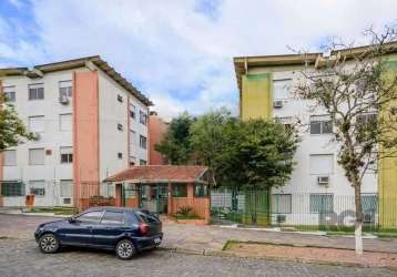 Apartamento no jardim vila nova, zona sul de porto alegre. possui 2 dormitórios, living para 2 ambientes, cozinha, área de serviço, banheiro social, reformado, impecável, piso laminado,  ficam os móve