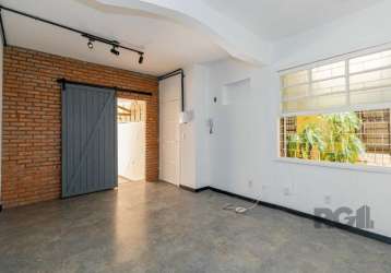 Ótimo apartamento térreo no bairro bom fim. &lt;br&gt;único, com 46m² e estilo industrial, conta com 2 dormitórios sendo 1 suíte com banheira, living para dois ambientes, lavabo, cozinha em conceito a