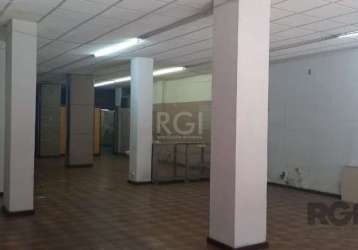 Vende loja com excelente localização na região central, 300m² úteis, 3 banheiros, copa, piso frio, mezanino,  vitrine e divisórias.&lt;br&gt;&lt;br&gt;próximo da santa casa , plaza são rafael e demais