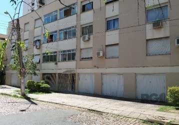 Apartamento localizado no bairro passo d'areia, com 78m² no 4º andar. imóvel com 3 dormitórios, sala de estar/jantar, cozinha, banheiro social, área de serviço e pisos em cerâmica. imóvel com posição 