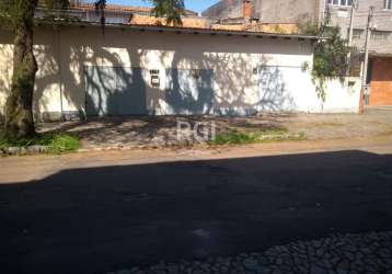 Casa comercial de esquina, com opção de depósito  e 3 vagas/garagens.&lt;br&gt;muito bem localizada av. bahia esquina com buarque de macedo com 181,50 m²