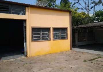 Vendo casa comercial em terreno  com 19,00x 37,00  mais um pavilhao nos fundos e predio administrativo de frente para a rua.&lt;br&gt;para mais informações e visitas fale com nossos consultores.&lt;br