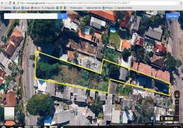 Terreno grande no bairro medianeira, zona centro sul de porto alegre.  trata-se de uma área com 2.131,41m², em um  bairro com ótimo perfil de crescimento, poucos metros do antigo e imponente estádio o