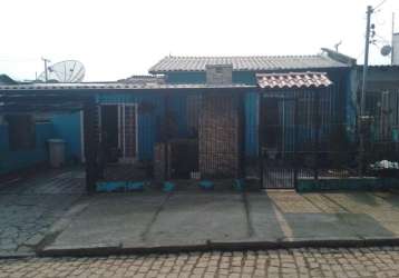 Linda casa no bairro restinga, com 3 dormitórios, amplo living, cozinha, lavanderia em ambiente separado, coberta com iluminação natural, (claraboia), banheiro social com box,, vaga de garagem coberta