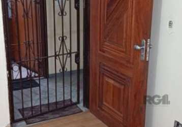 Vendo no bairro jardim itu sabará, apartamento de 3 dormitórios, sala, cozinha com area de serviço integrada, banheiro, vaga rotativa, proximo a av. protasio alves, com acessibilidade a comercio diver