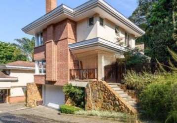 Linda casa em condomínio fechado, alto padrão construtivo, próximo ao guaíba, bairro: pedra redonda, zona sul de porto alegre, rs.&lt;br&gt;&lt;br&gt;o condomínio fechado é de alto padrão construtivo,