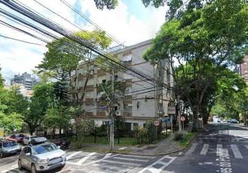 Na felicissimo de azevedo, esquina com mq do pombal.&lt;br&gt;excelente apartamento de frente para as 2 ruas, sol leste e norte&lt;br&gt;apto completo, com vários armário e móveis ( podem ficar todos)