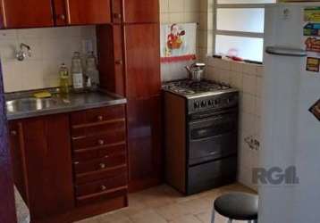 Excelente apartamento semi mobiliado, com 1 dormitório, estilo suíte,  living amplo, cozinha, área de serviço separada. condomínio enxuto, com porteiro eletrônico e faxineira. possibilidade de locar g