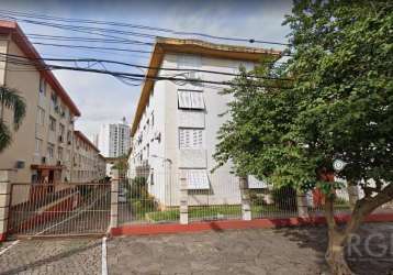 Apartamento 2 dormitórios no bairro higienópolis.&lt;br&gt;&lt;br&gt;apartamento 2 dormitórios, reformado, desocupado próximo ao carrefour da plínio brasil milano no higienópolis,  em porto alegre.liv